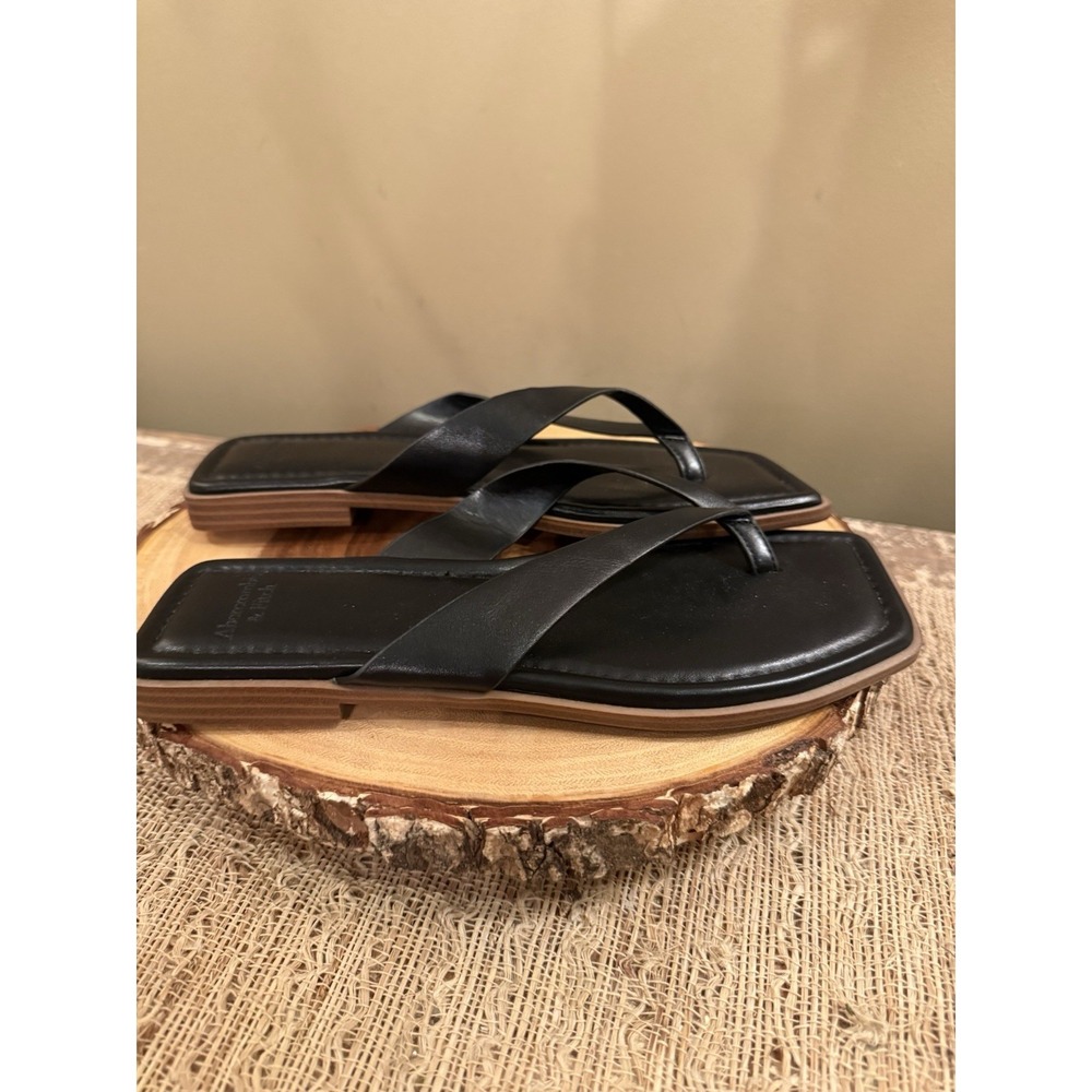 NWT Abercrombie & Fitch Black Square Toe Thong Slide Sandals Sz-7